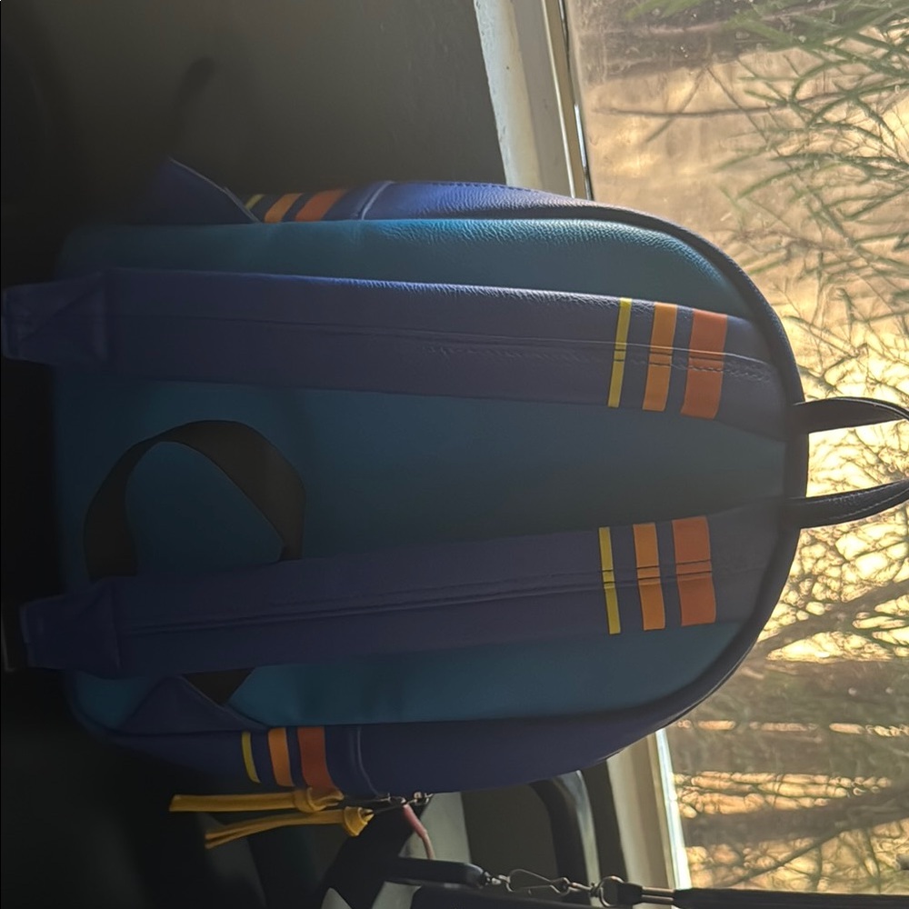 Star Wars R2-D2 Backpack - Picture 3 of 7